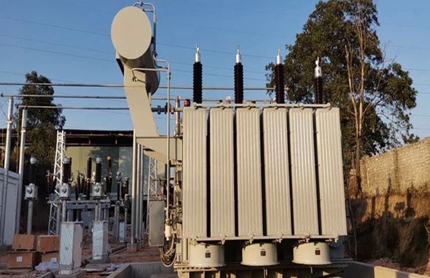 Power transformer with on-load tap changer